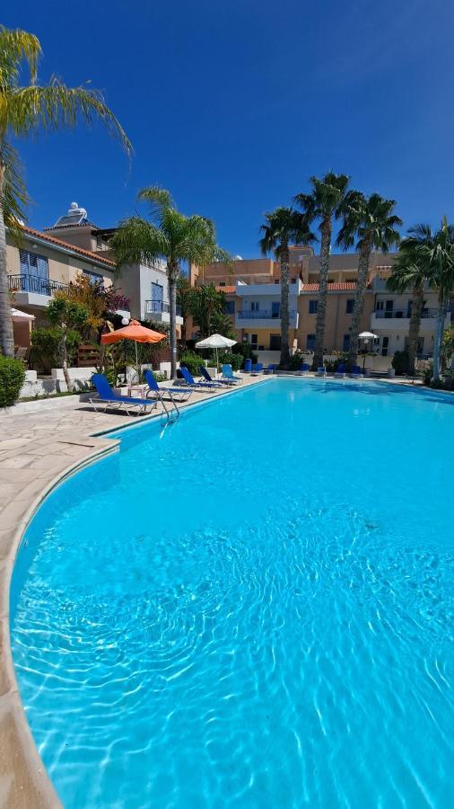 Zom Holiday Apartment Paphos Buitenkant foto